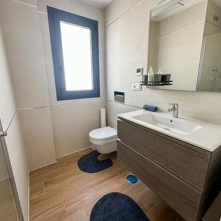 Modern 2-bed With Solarium & Pink Views Apartment *