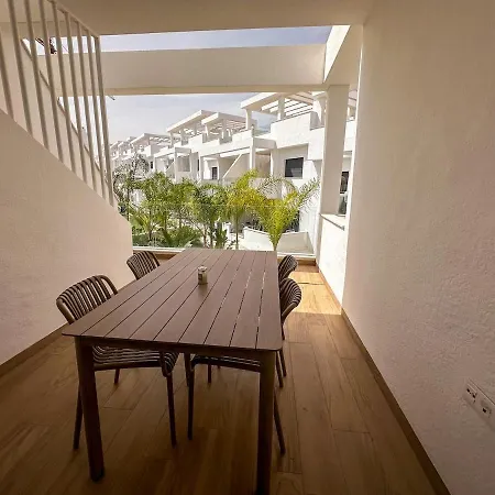 Apartment Modern 2-bed With Solarium & Pink Views *